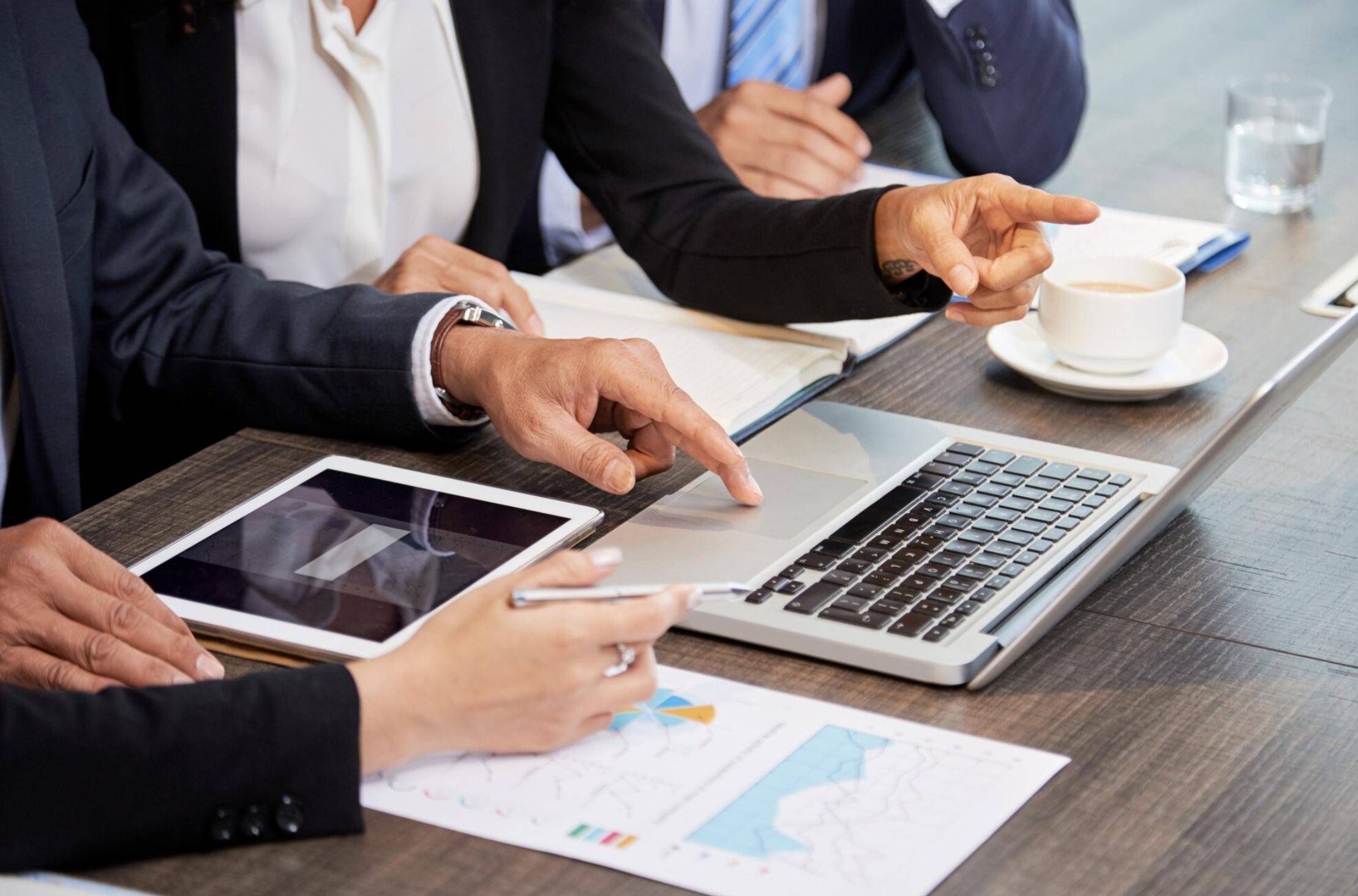 多分支機(jī)構(gòu)統(tǒng)一培訓(xùn)考核的市場(chǎng)調(diào)查與跨企業(yè)管理解決方案